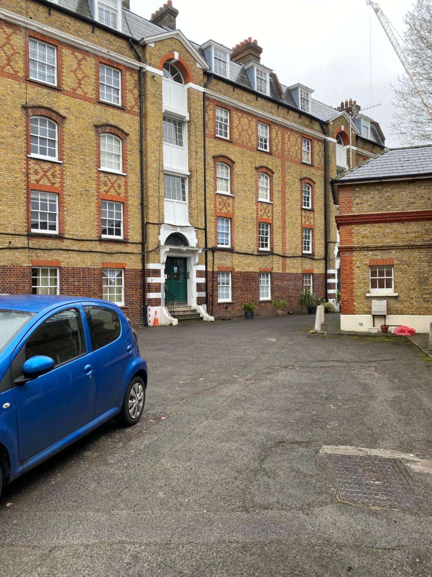 Two Bedroom Two Bathrooms Superior Londen