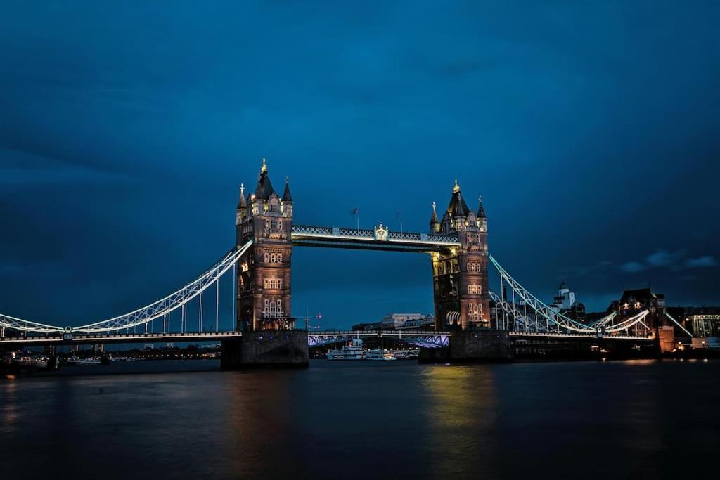 2 Bed / 2 Bath Versace In Knightsbridge Apartamento