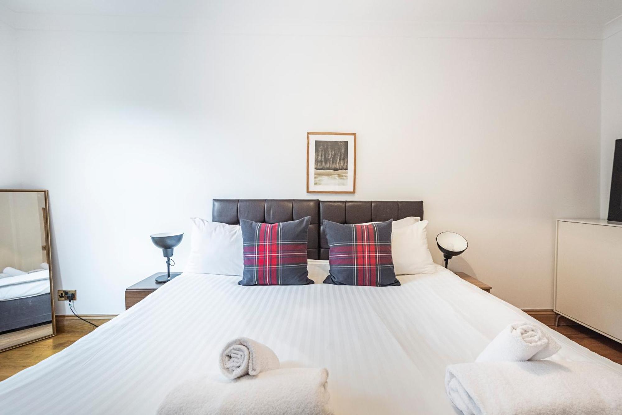Apartment 2 Bedroom By Av Short Lets Southwark With Free Wifi