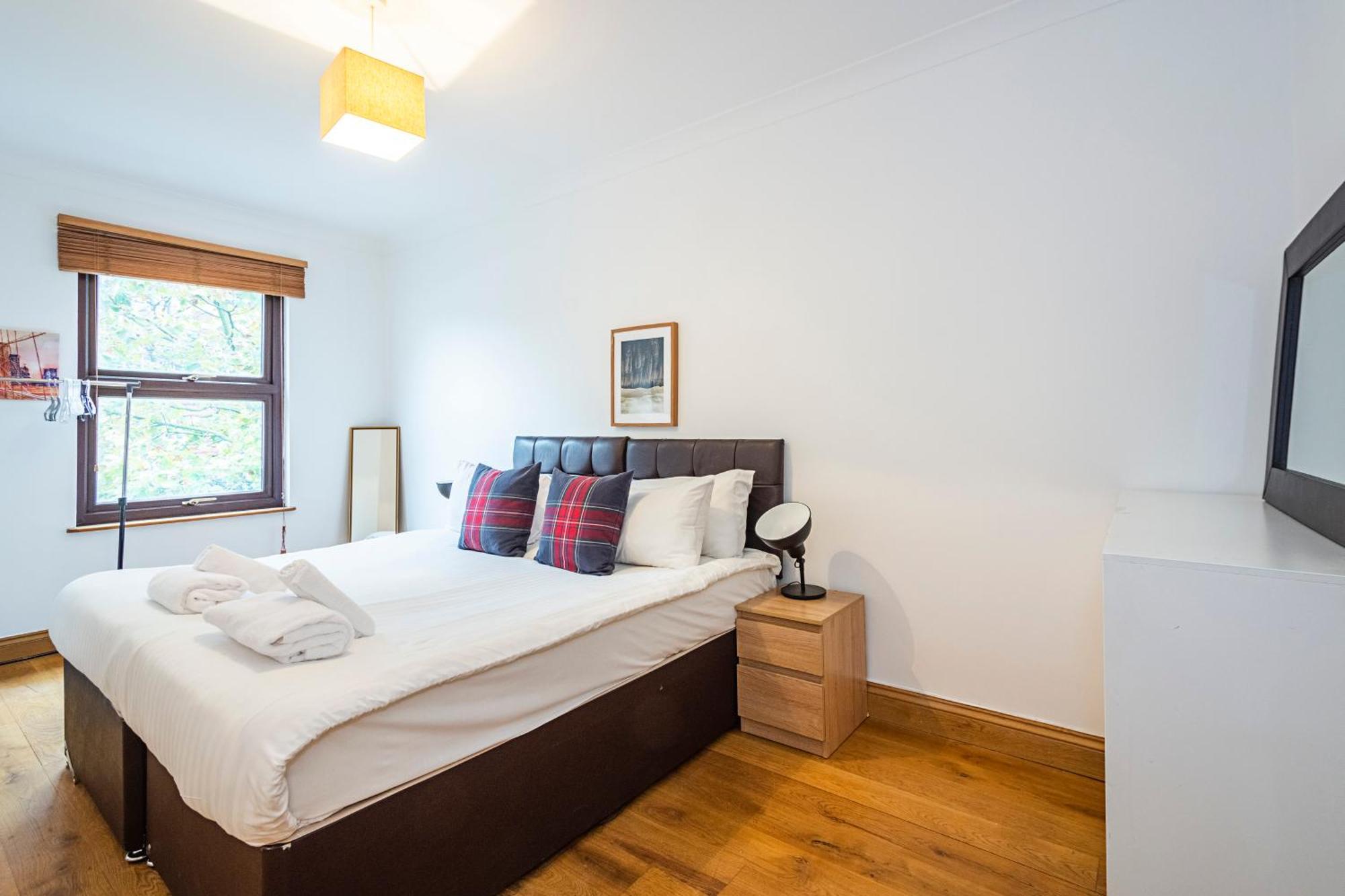 2 Bedroom By Av Short Lets Southwark With Free Wifi