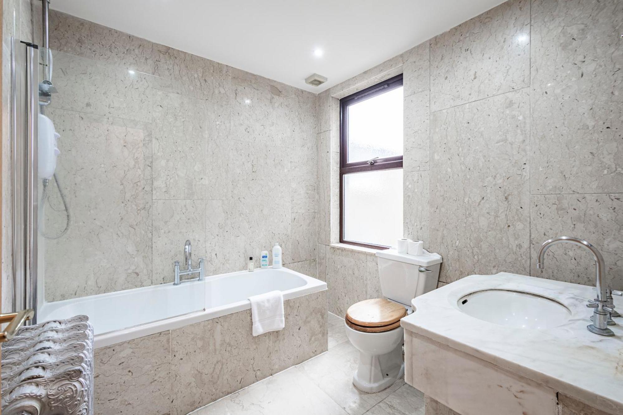 Apartment 2 Bedroom By Av Short Lets Southwark With Free Wifi