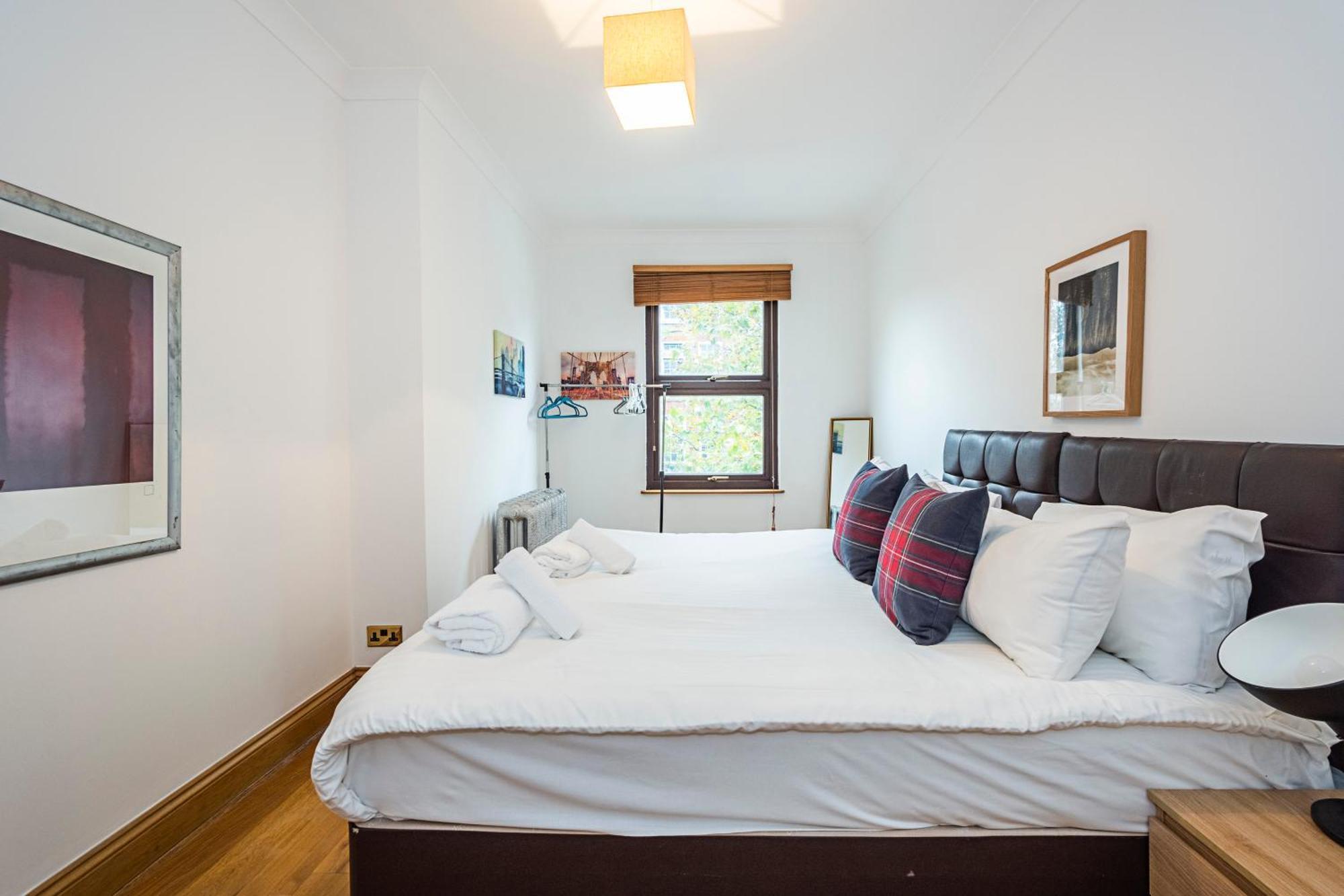 2 Bedroom By Av Short Lets Southwark With Free Wifi