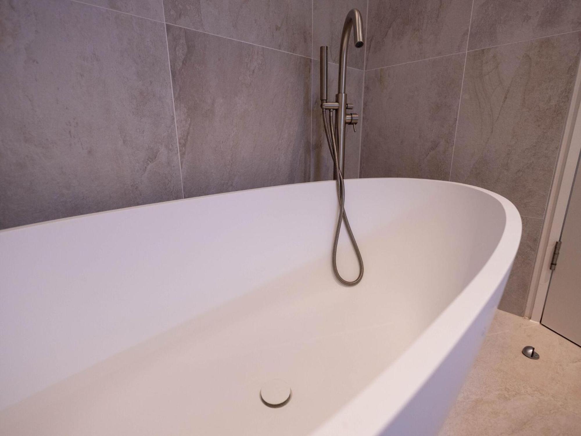 The Arches Luxurious Three Bedroom Close To Hampstead Heath With Garden Balcony And Courtyard London