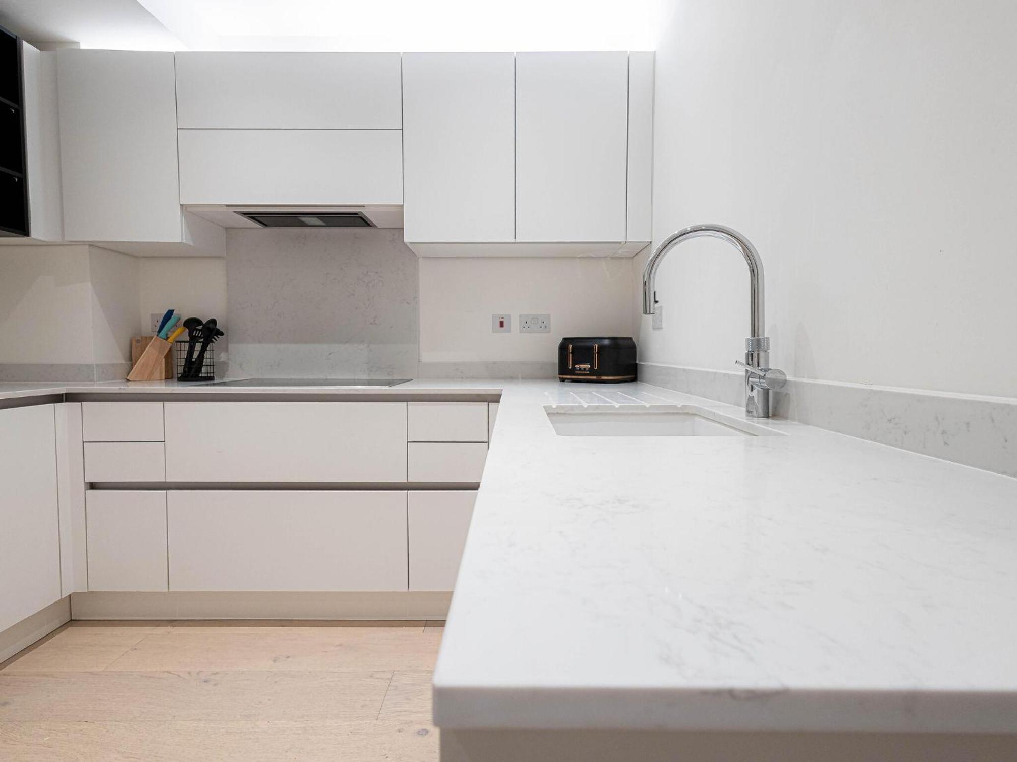 Apartment The Arches Luxurious Three Bedroom Close To Hampstead Heath With Garden Balcony And Courtyard *