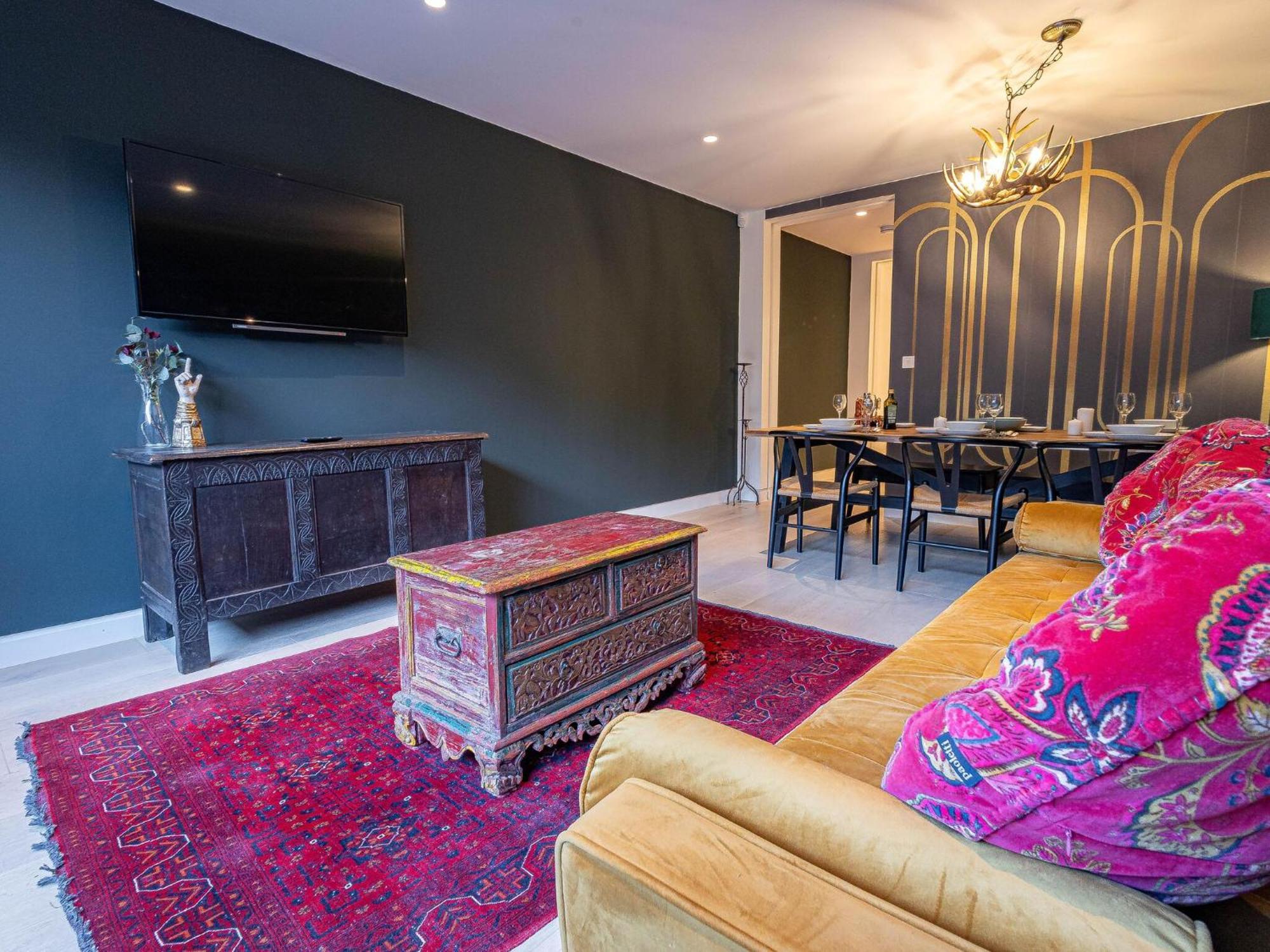 Apartment The Arches Luxurious Three Bedroom Close To Hampstead Heath With Garden Balcony And Courtyard *