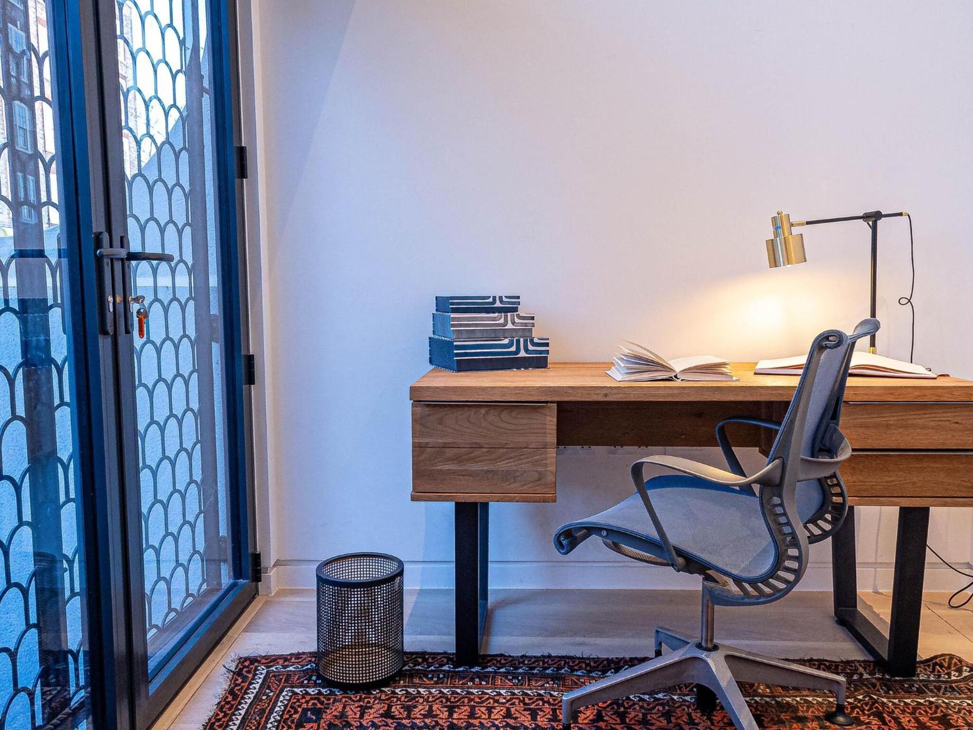 The Arches Luxurious Three Bedroom Close To Hampstead Heath With Garden Balcony And Courtyard London