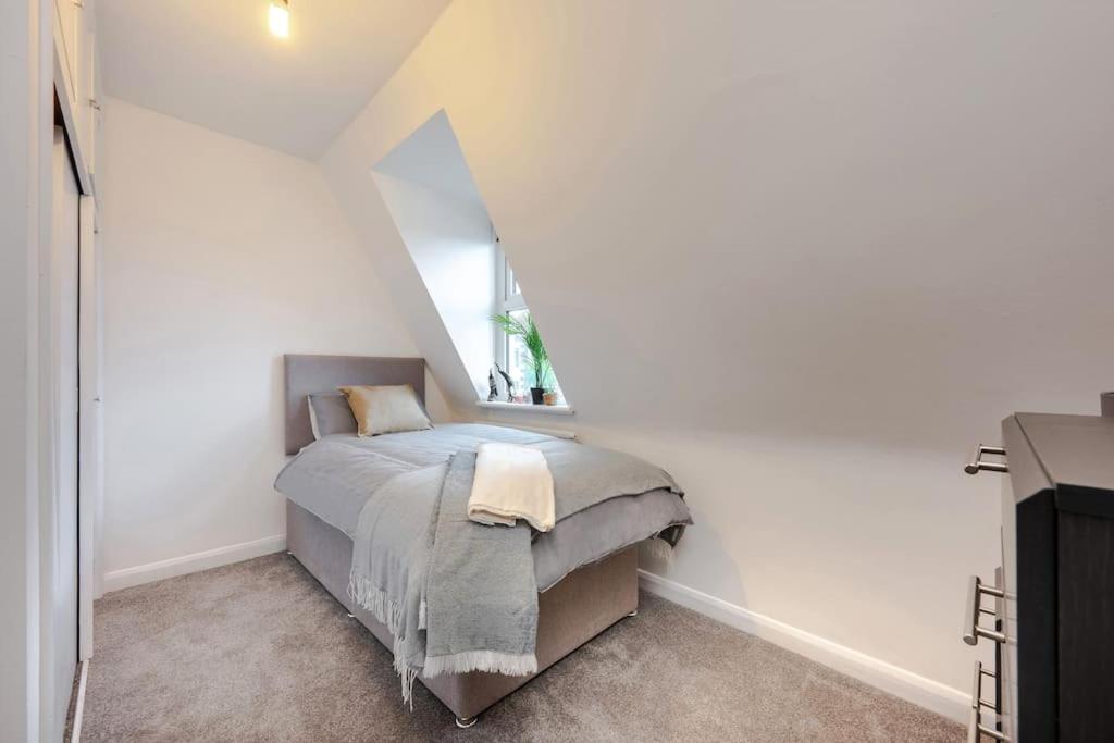 Apartment Luxury 3 Bedroom Near Hyde Park *