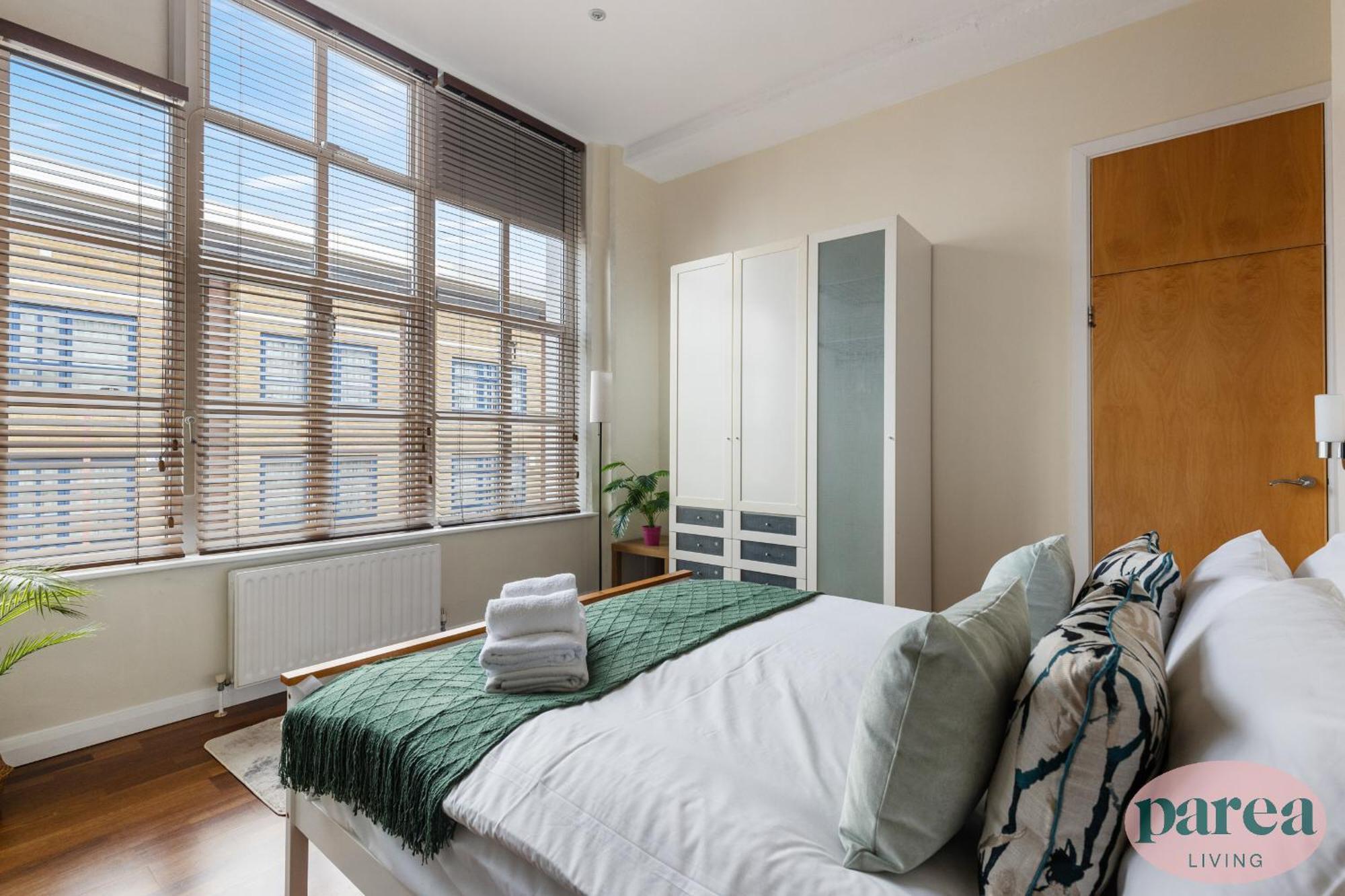Parea Living - Spacious 3 Bed Flat, Canary Wharf Views With Parking Londres