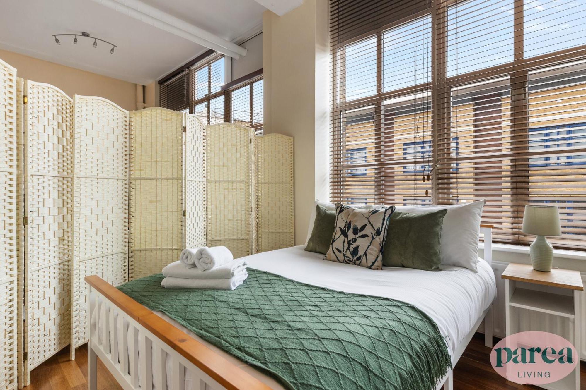 Parea Living - Spacious 3 Bed Flat, Canary Wharf Views With Parking Londres