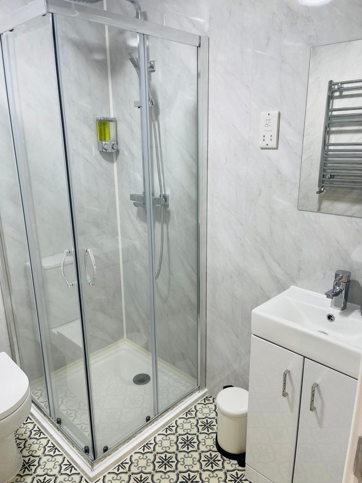 Riverside Premium Double E14