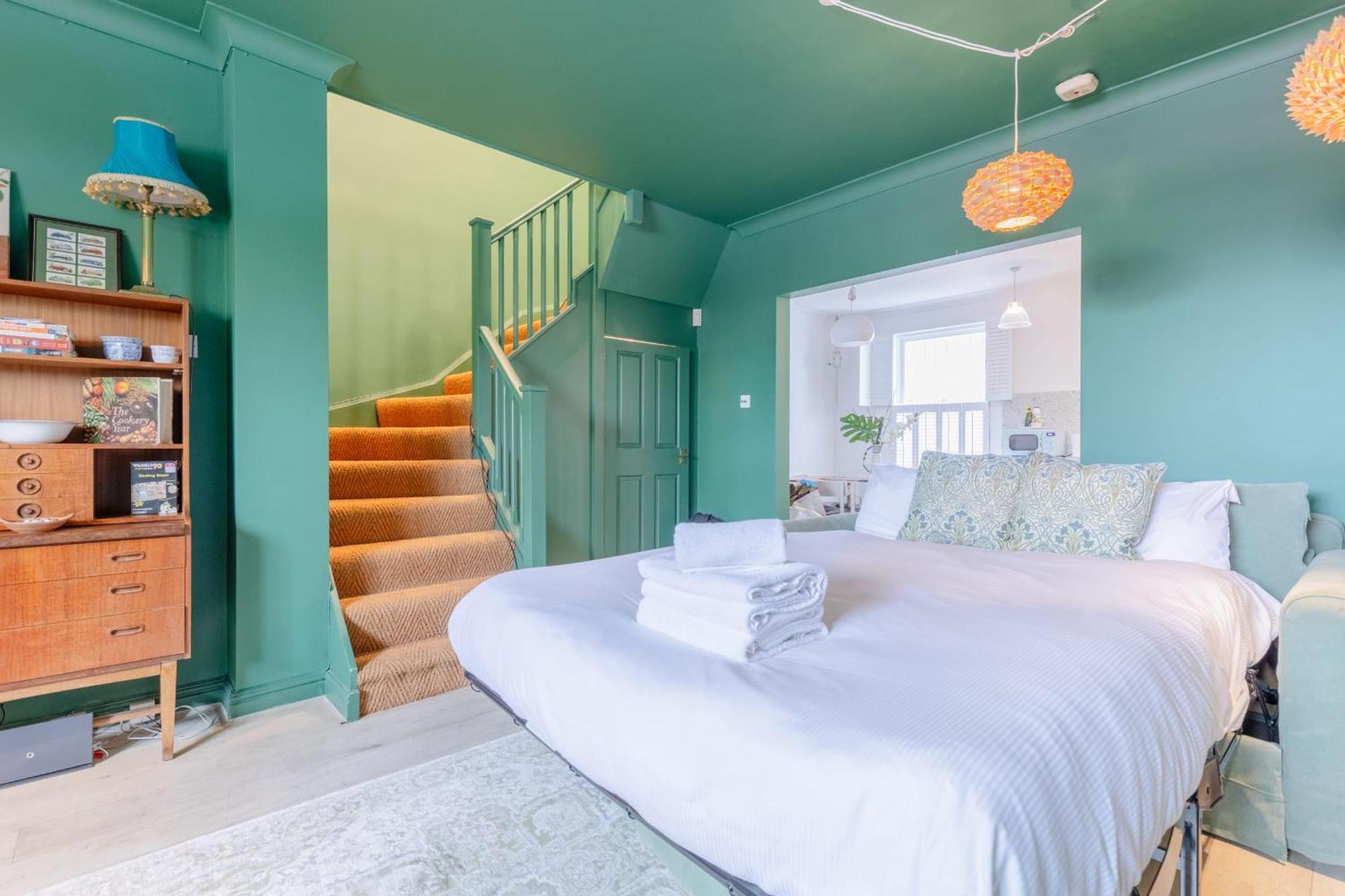 Bright 3 Bedroom House Near King's Cross Stpancras Casa de férias Londres