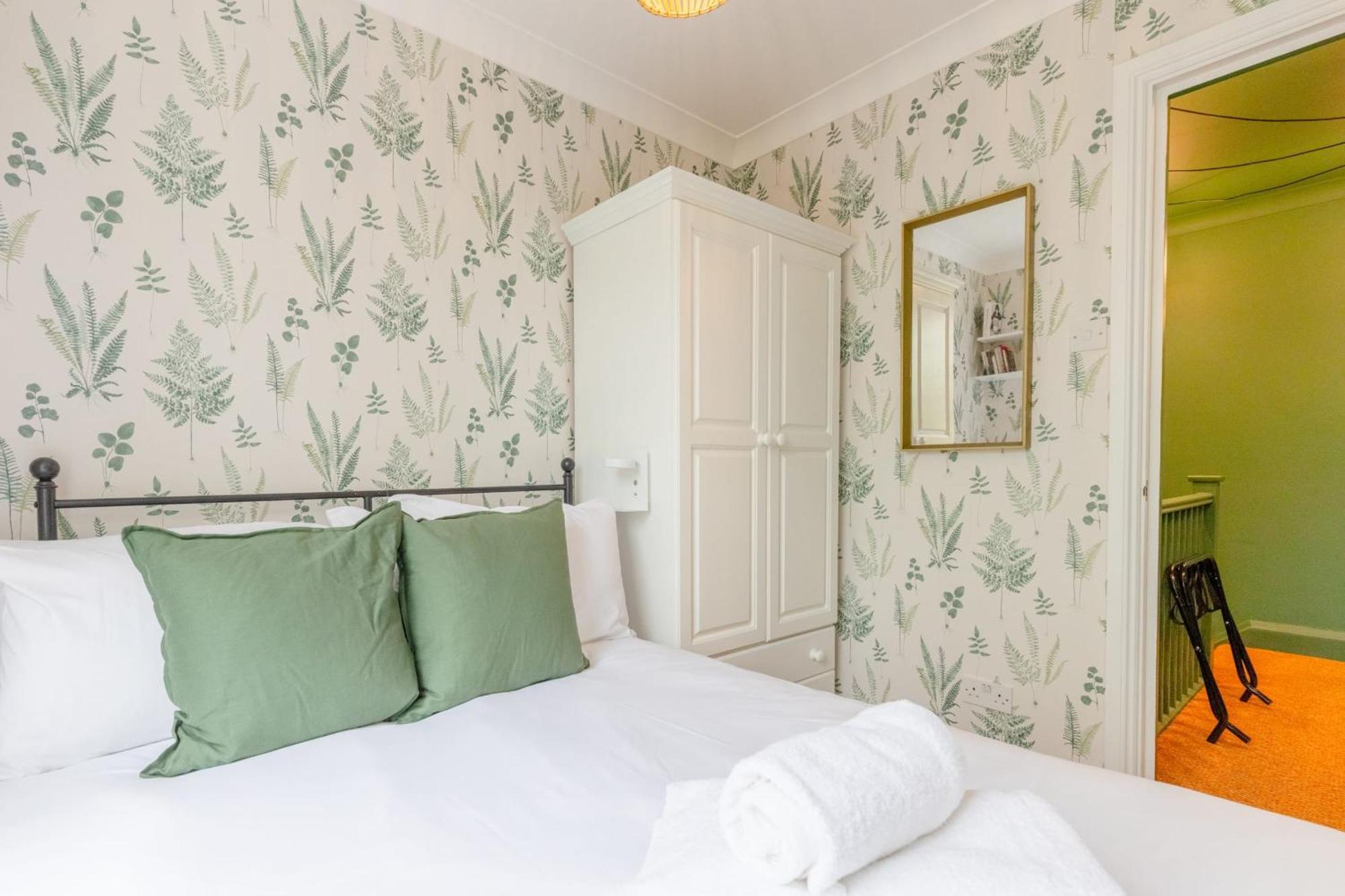 Bright 3 Bedroom House Near King's Cross Stpancras Casa de férias Londres