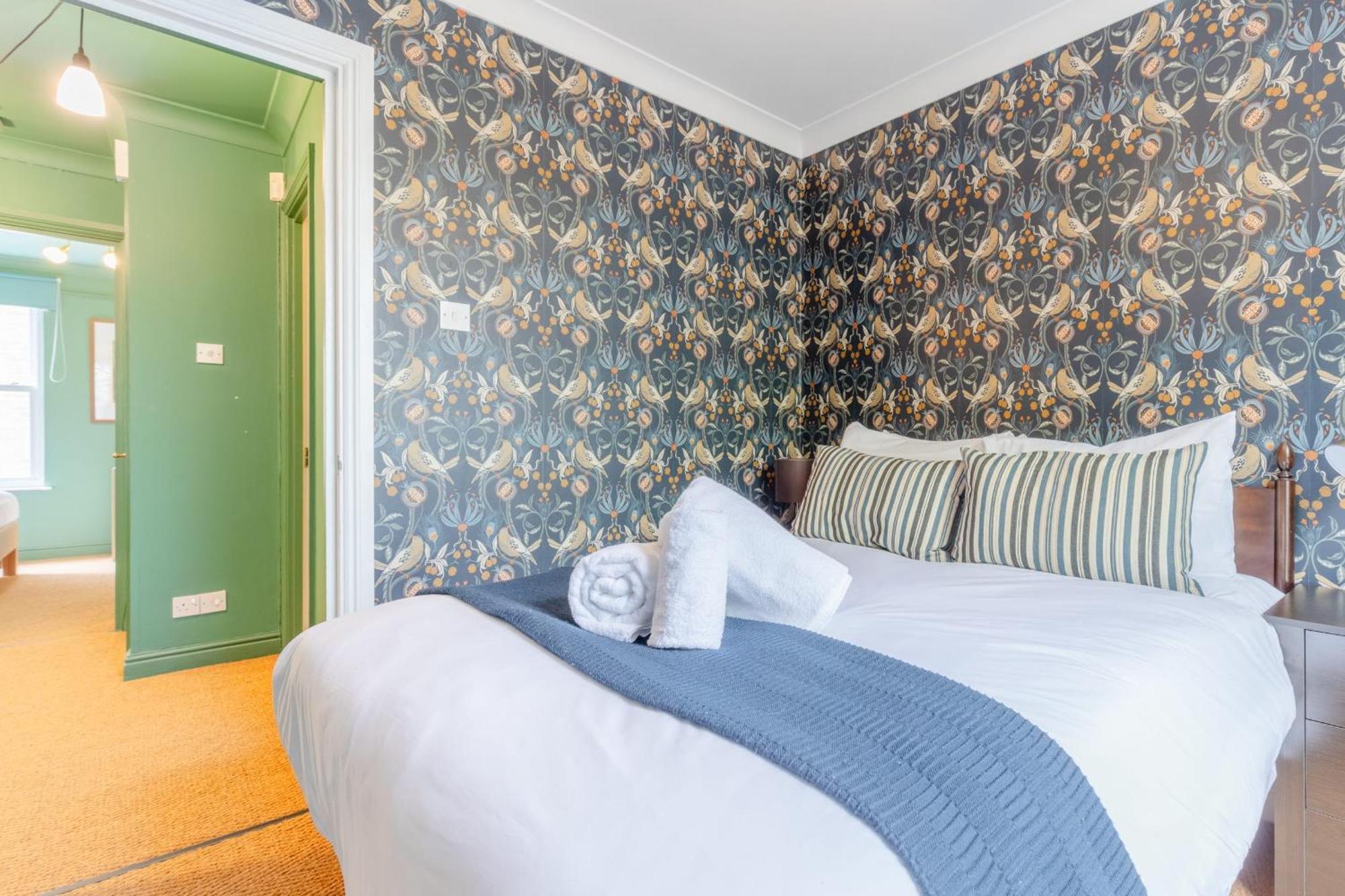 Bright 3 Bedroom House Near King's Cross Stpancras Casa de férias Londres