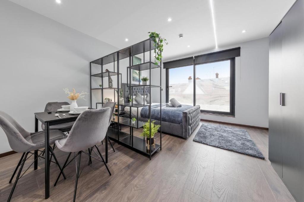 Serviced Golders Near London- 3 Londen