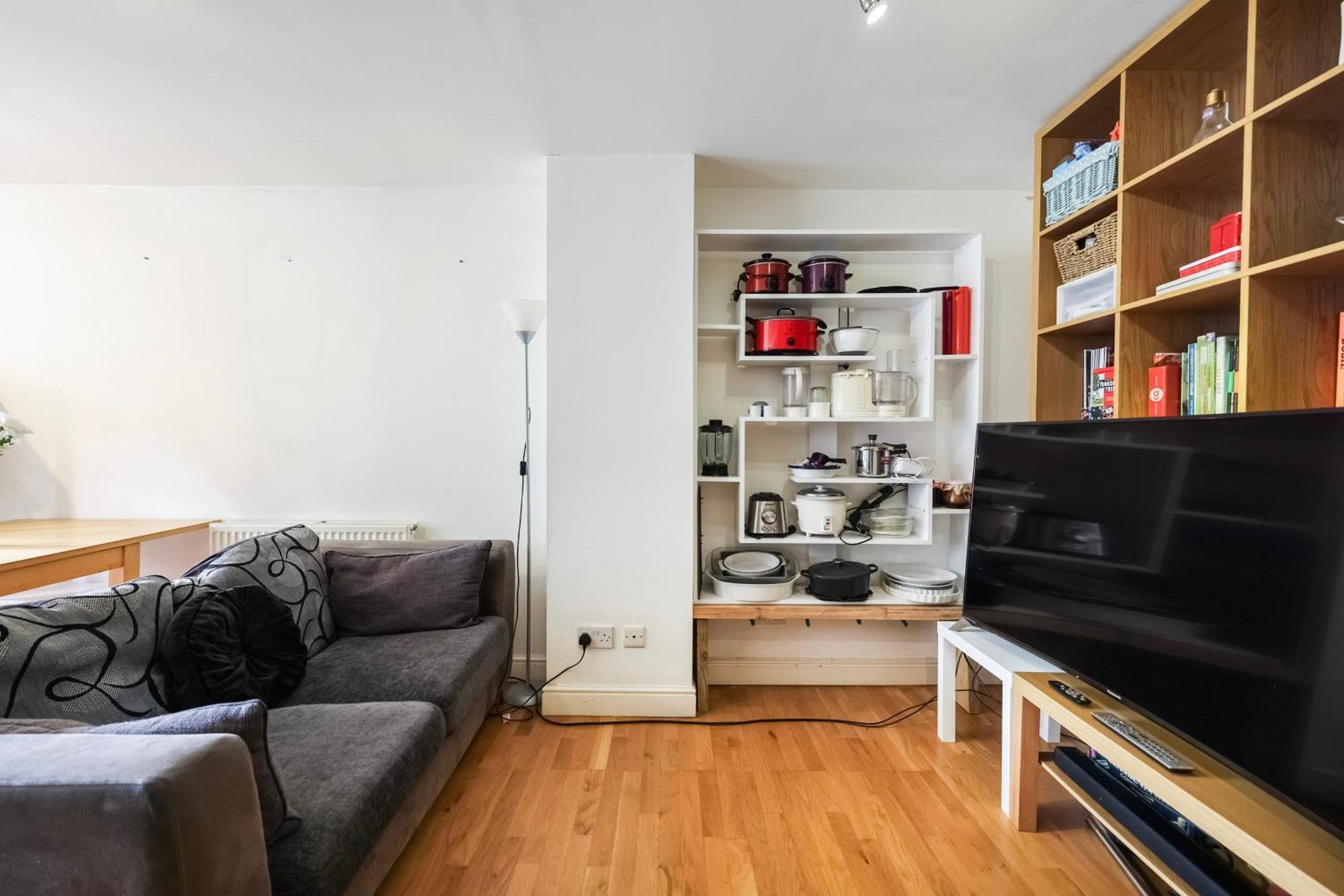 Vibrant Clapham Double Bedroom
