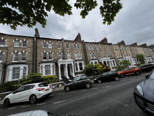 Warm And Comfortable Two-bedroom And Two-bathroom Apartamento Londres
