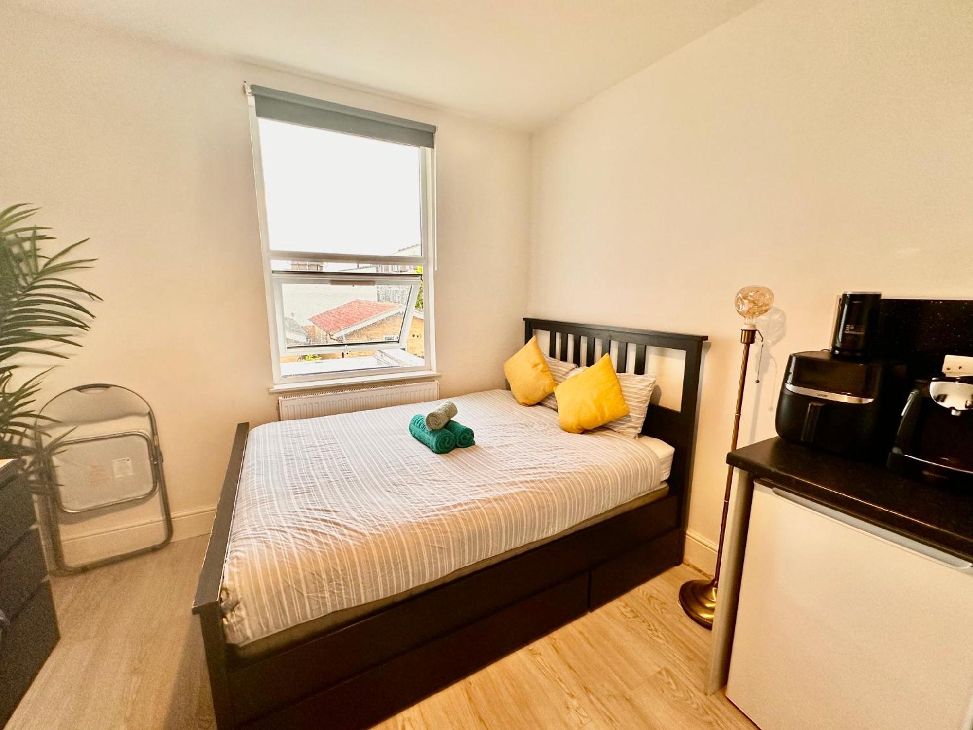 Appartement Lovely Self Contained Now Available Londen
