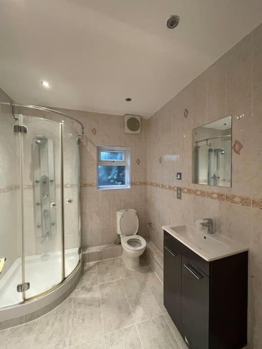 Modern Spacious 4-bed House Londres