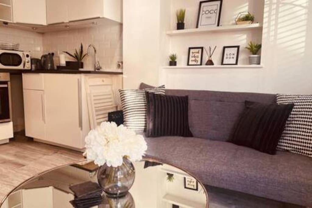 Modern 1 Bed Flat In Hackney With Parking * Londen
