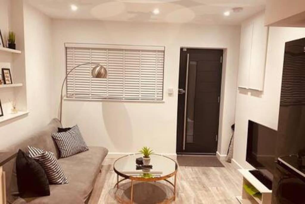 Modern 1 Bed Flat In Hackney With Parking Appartement
