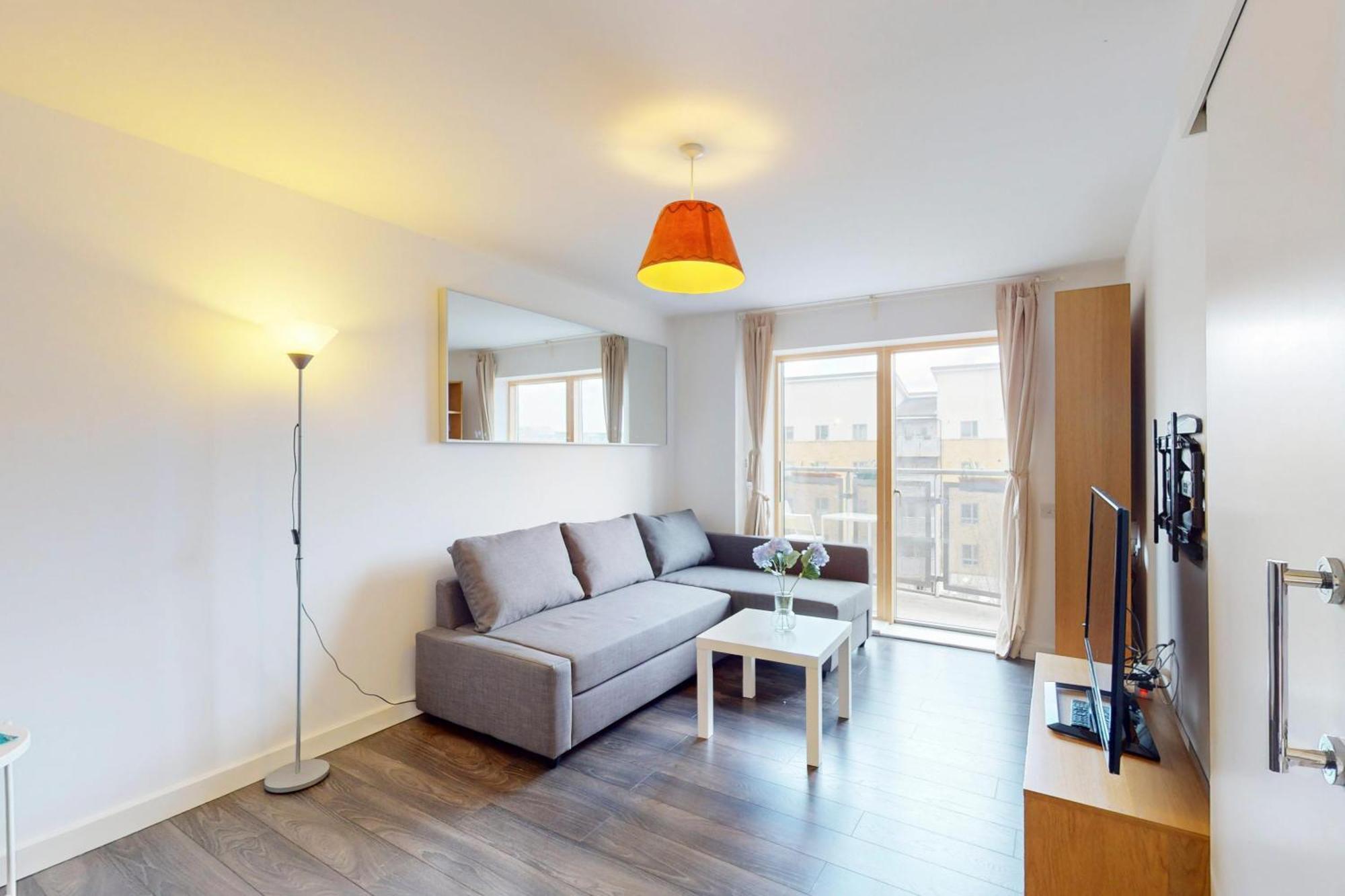 Apartamento Spacious 3-bed With Balcony, 5-min Walk To Station Londres