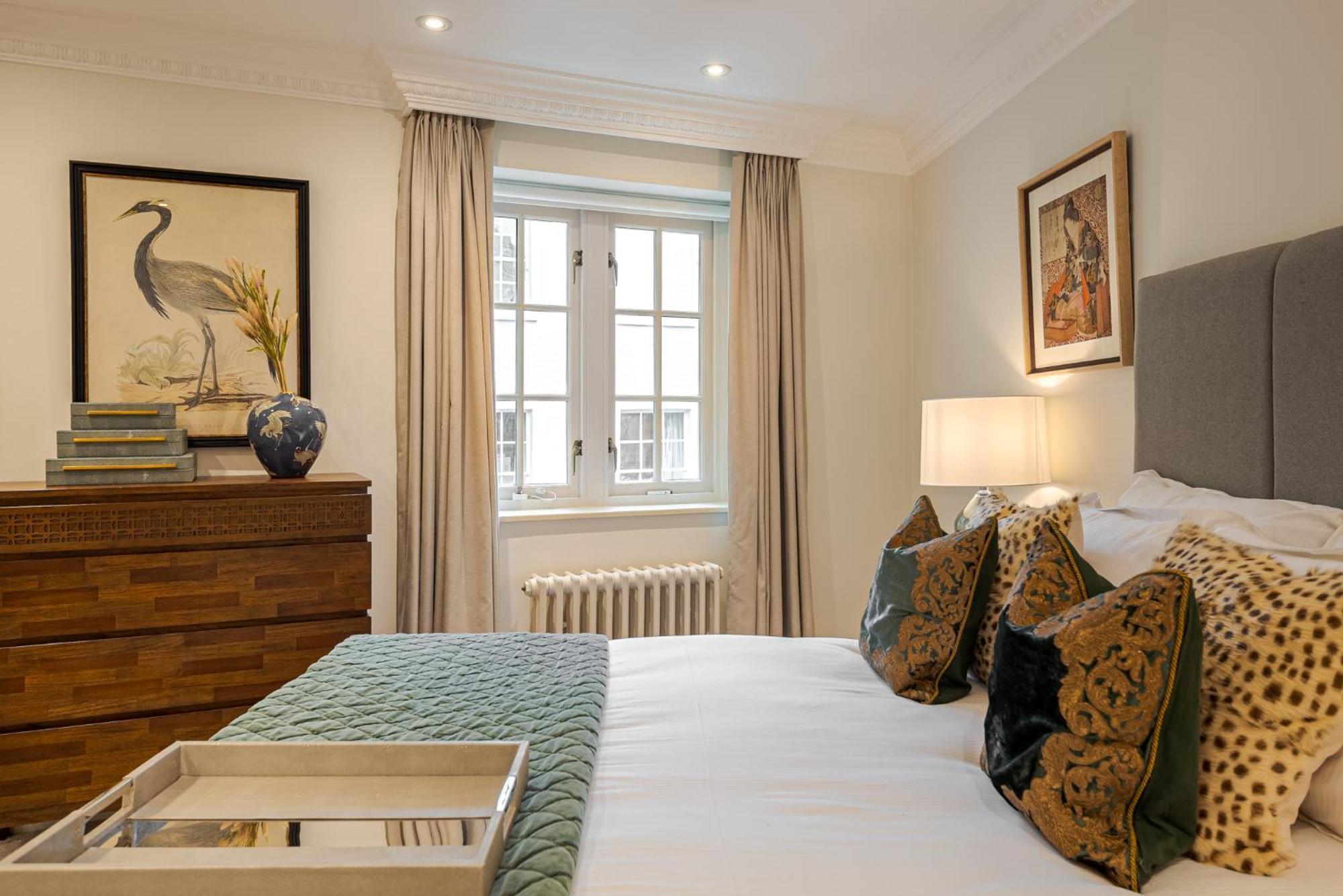 Luxury Belgravia 3br House With Skylights, Ac And Garage Parking Londen
