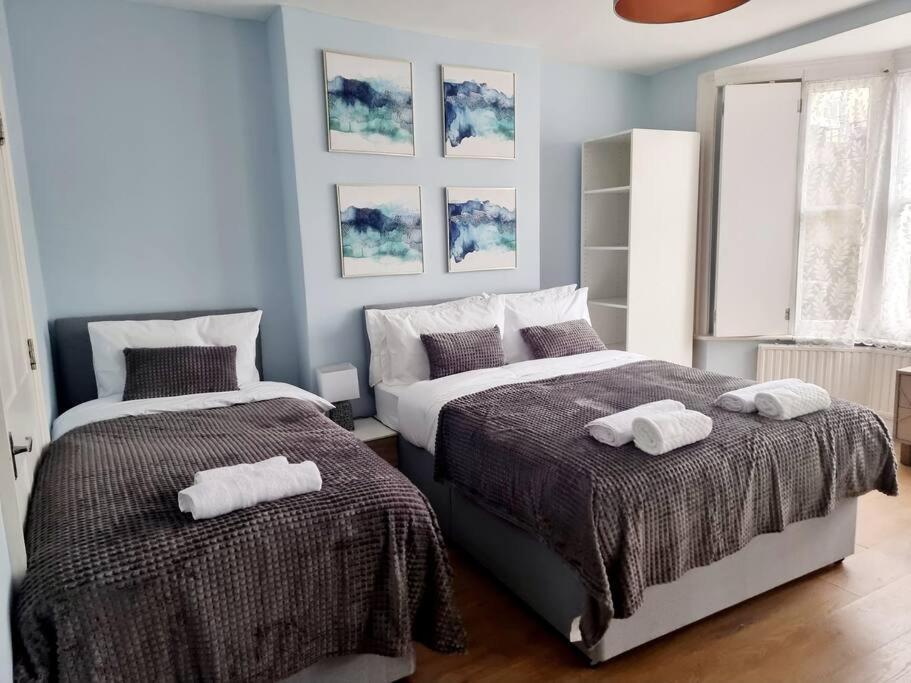 Apartamento Spacious 2 Bedroom 3 Min Walk Mile End Station -sleeps 5