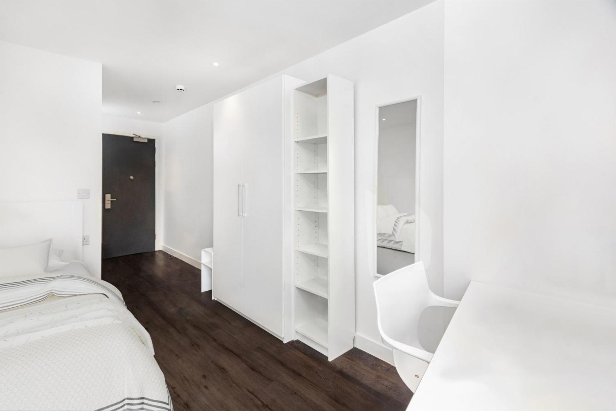 Cosy And At Chapter Aldgate In Appartement