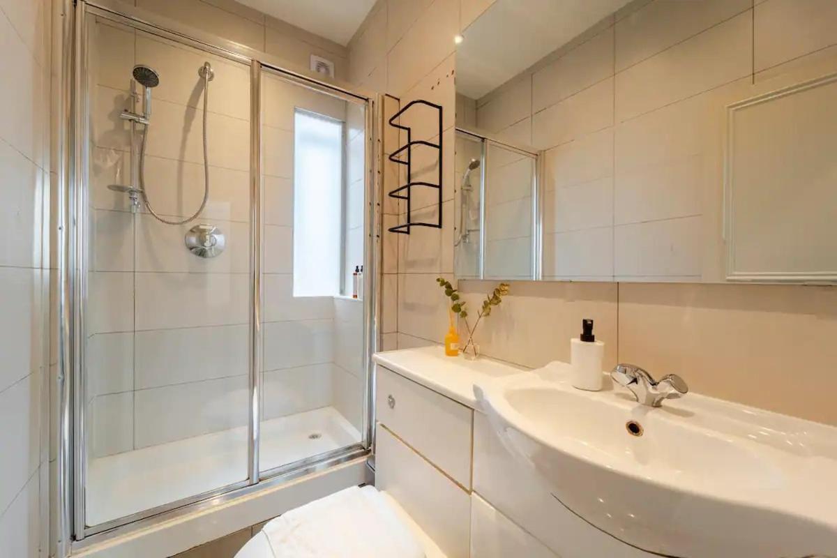 Crawford Street Studio, By The Design Traveller Appartement Londen