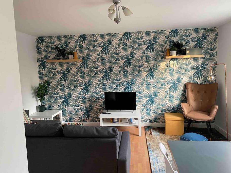 Canal-flat Near Stratford International Station Londres