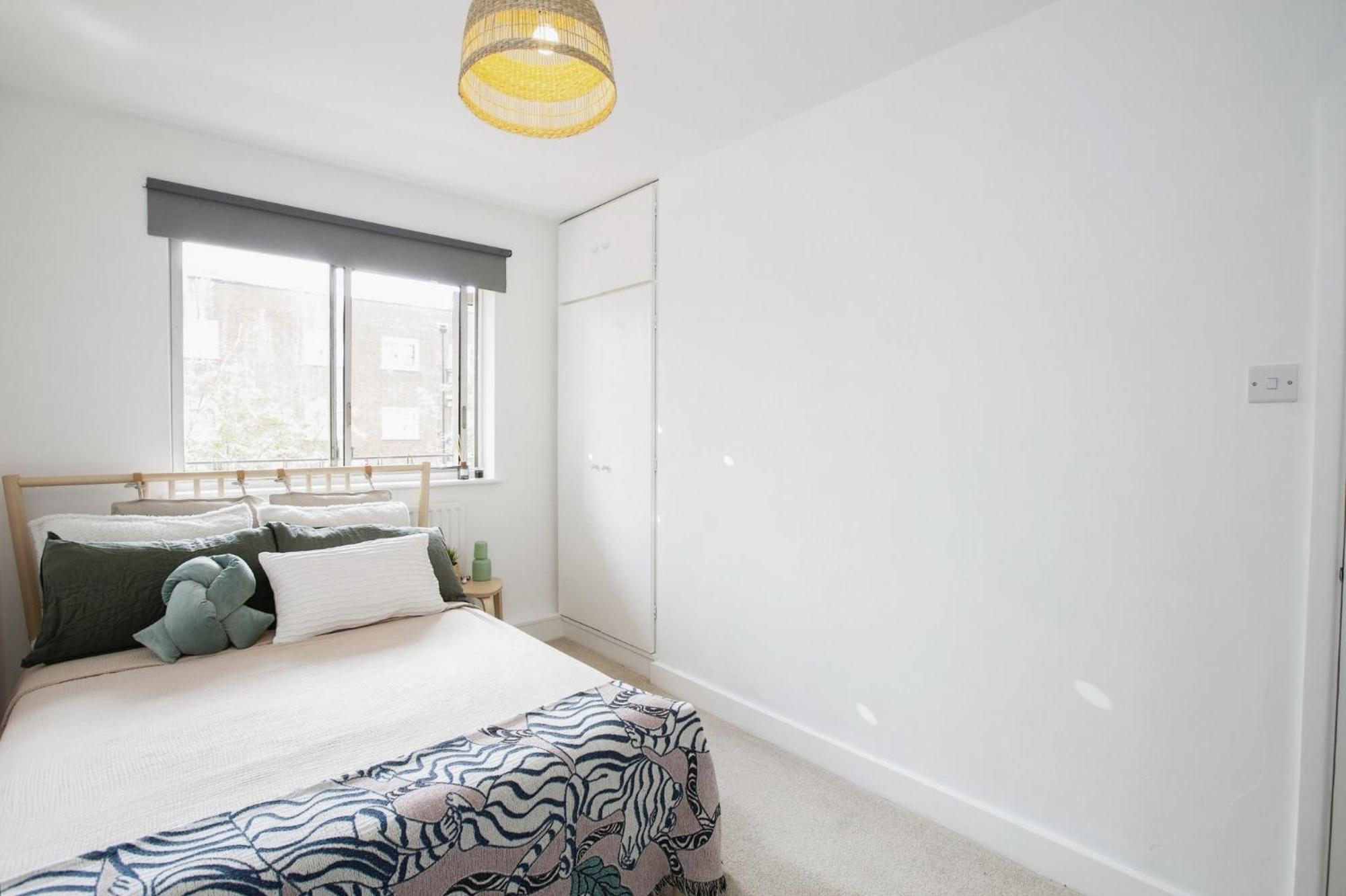 Bright And Spacious Flat Near Victoria Park *