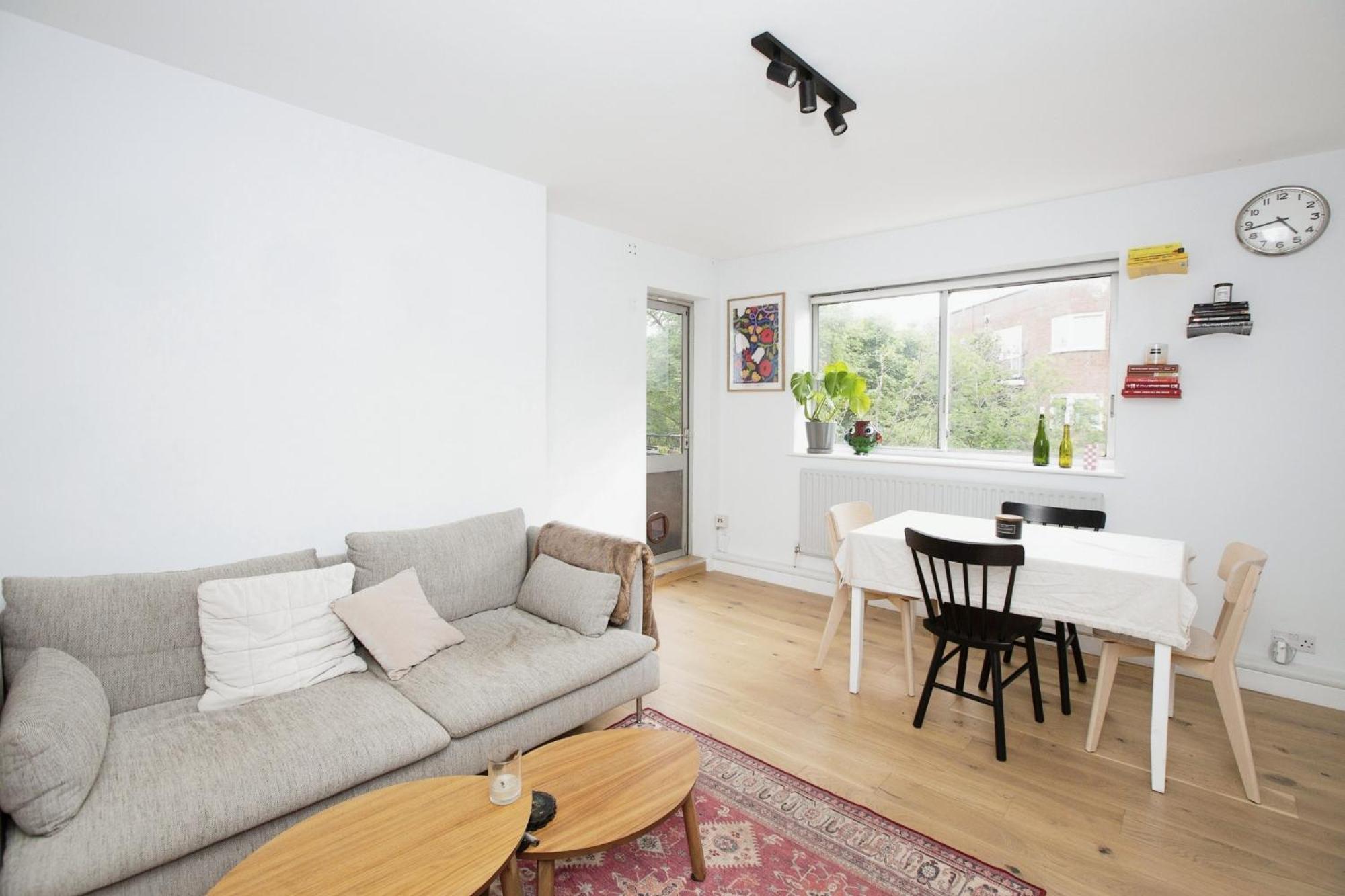Bright And Spacious Flat Near Victoria Park