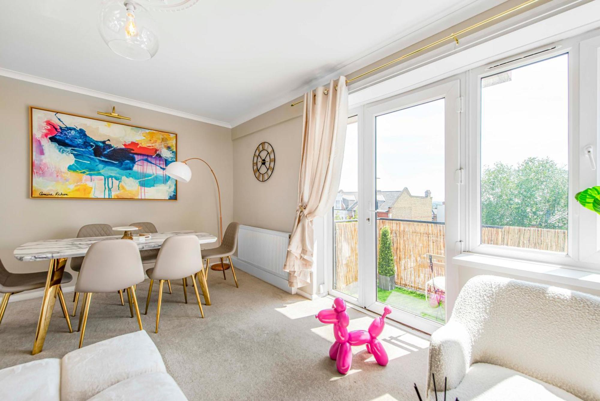 Match Point Flat: 2-bed Flat By Wimbledon Tennis Club *