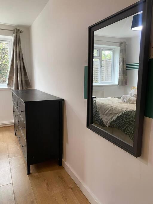 Luxury 2 Bedroom Apartment, Parking, Few Minutes Walk From Wembley Stadium *