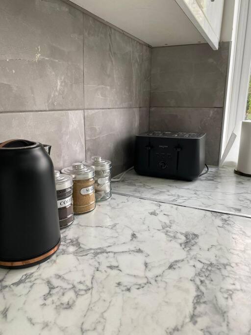 Apartamento Luxury 2 Bedroom Apartment, Parking, Few Minutes Walk From Wembley Stadium