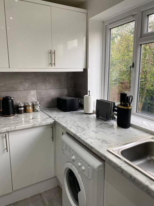 Apartamento Luxury 2 Bedroom Apartment, Parking, Few Minutes Walk From Wembley Stadium Londres