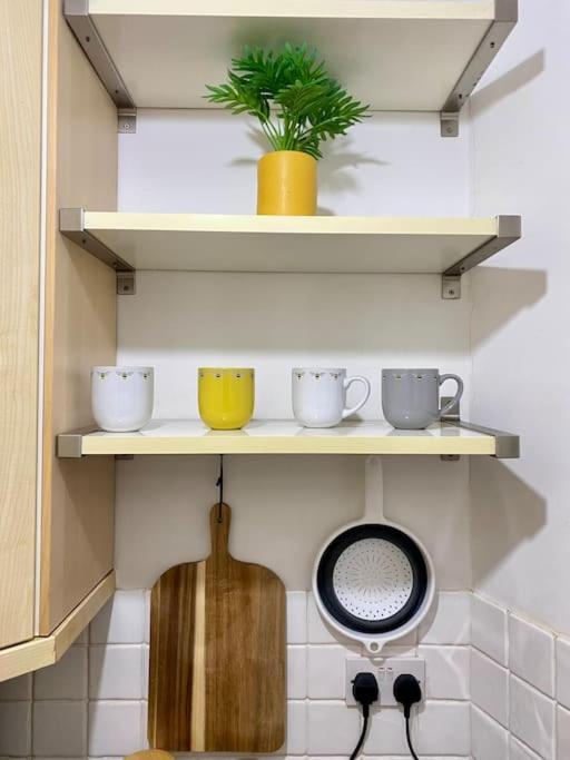 Spacious Studio, 5 Mins To Victoria Station, Central *