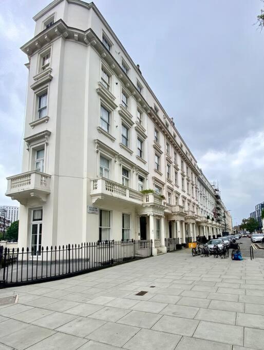 Spacious Studio, 5 Mins To Victoria Station, Central London