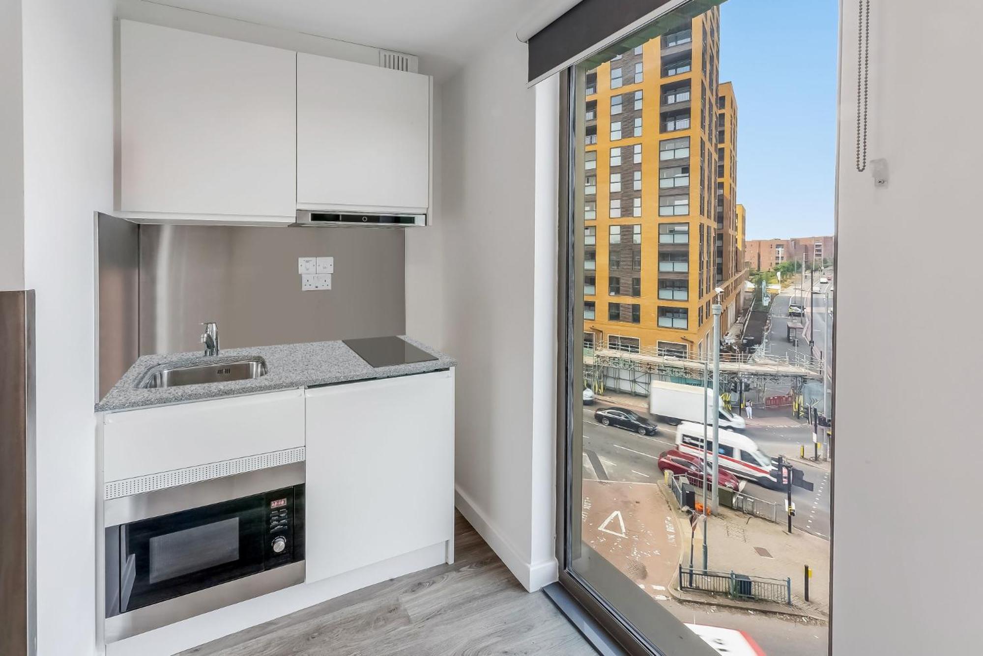Apartment Contemporary At Chapter White In *