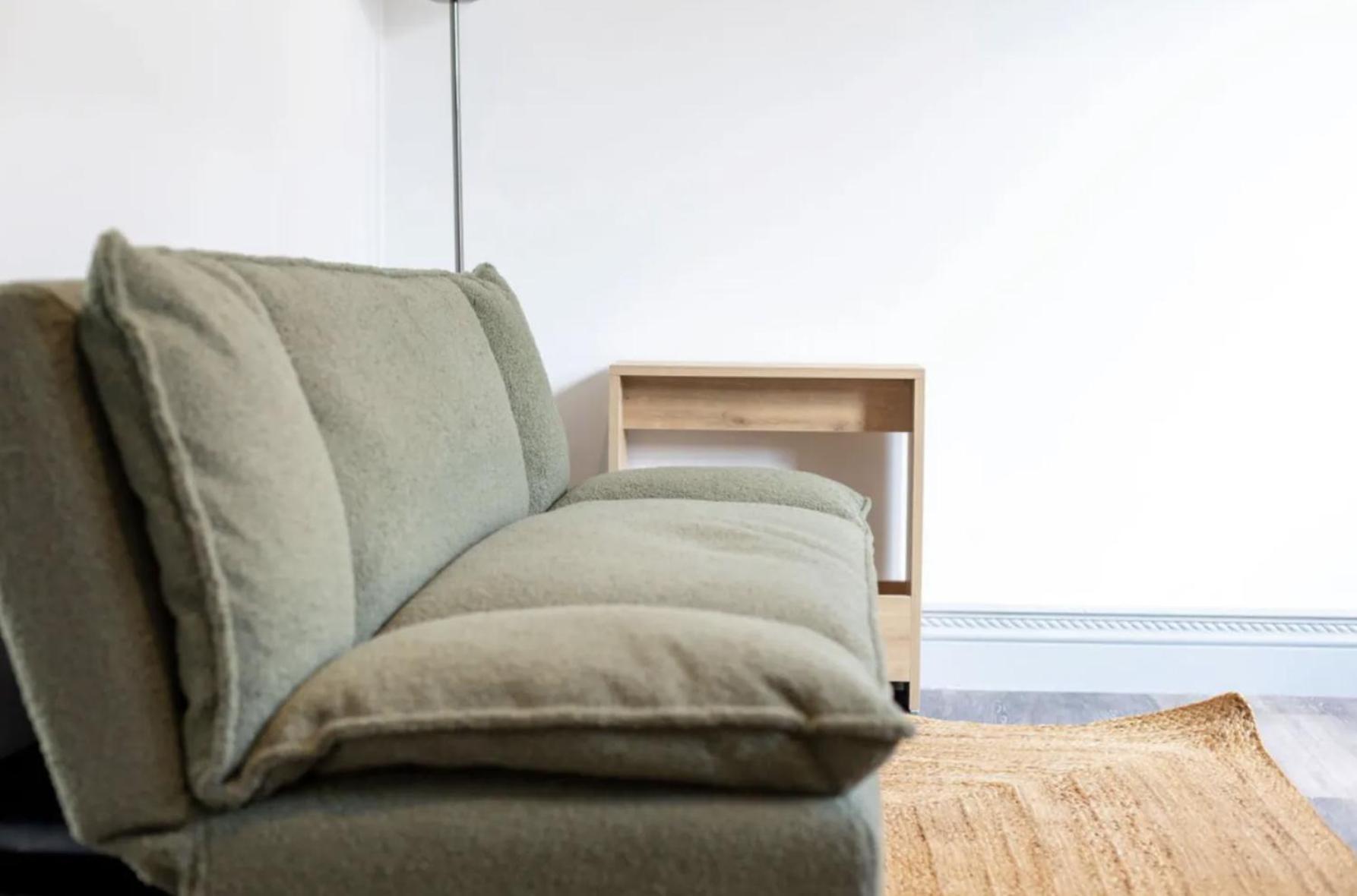 Urban Chic: Stylish 1-bed In The Heart Of The City London
