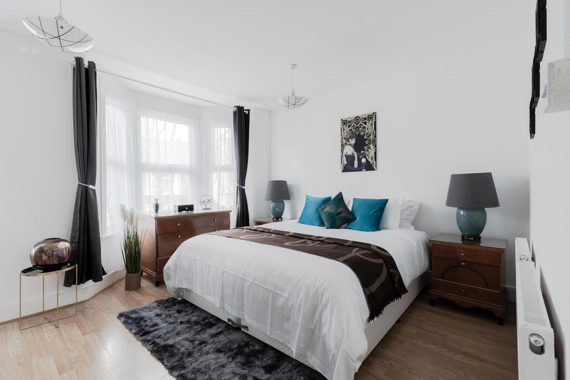 Casa de férias Beautiful 4-bed House With Garden In *