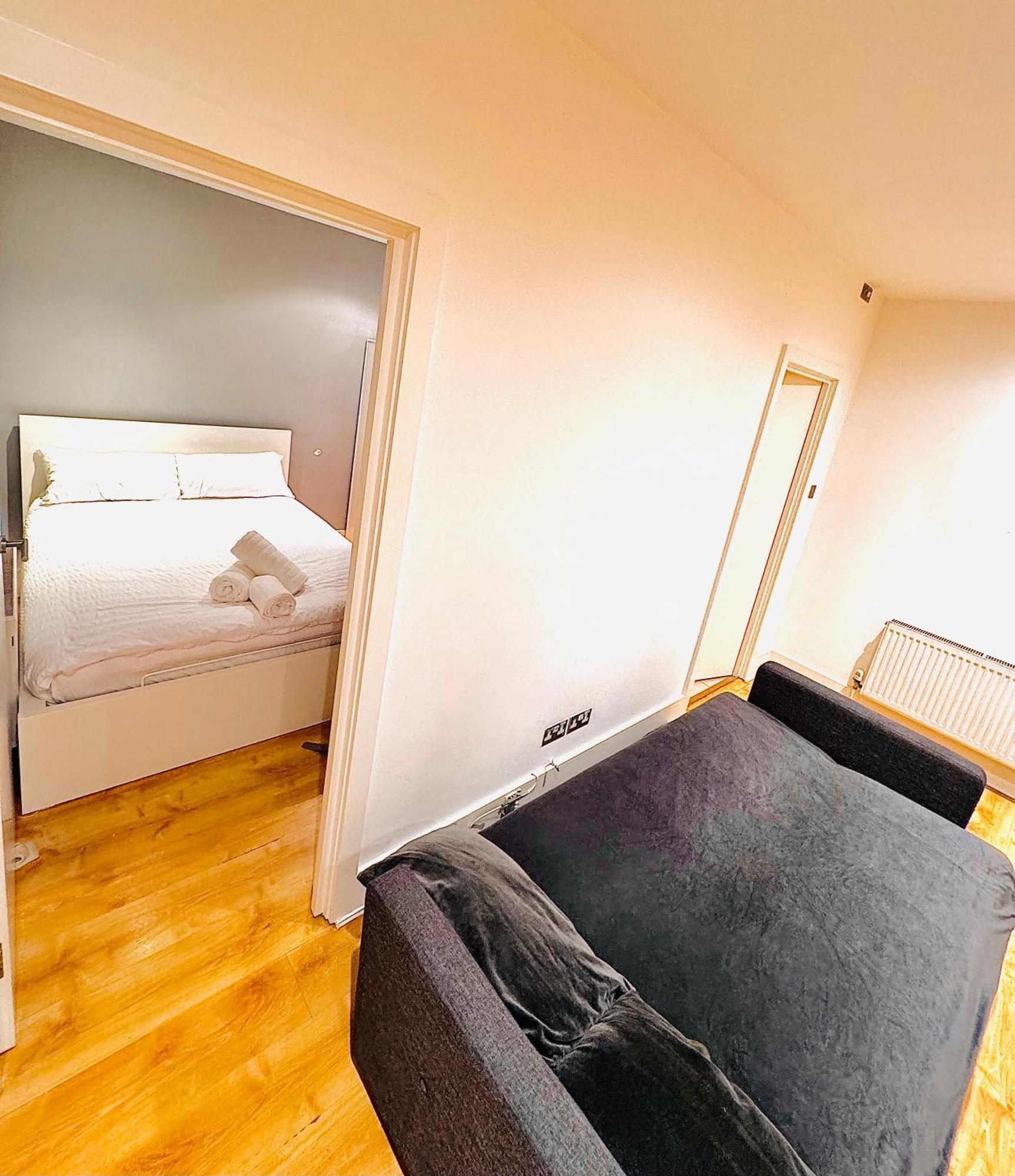 Appartement Luxxe Apartments, Kensington & Chelsea, Prime Location, With Many Stations, Westfield Shopping Centre Mins Away Walk Londen