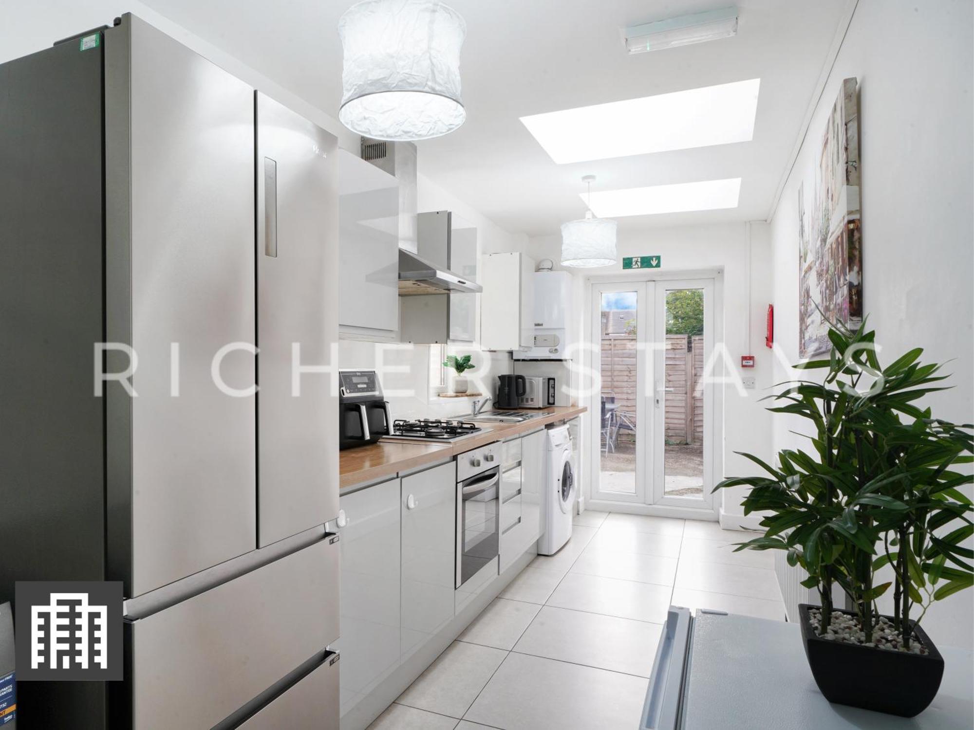 Large For Contractors & Families - Garden & Amenities * Londres
