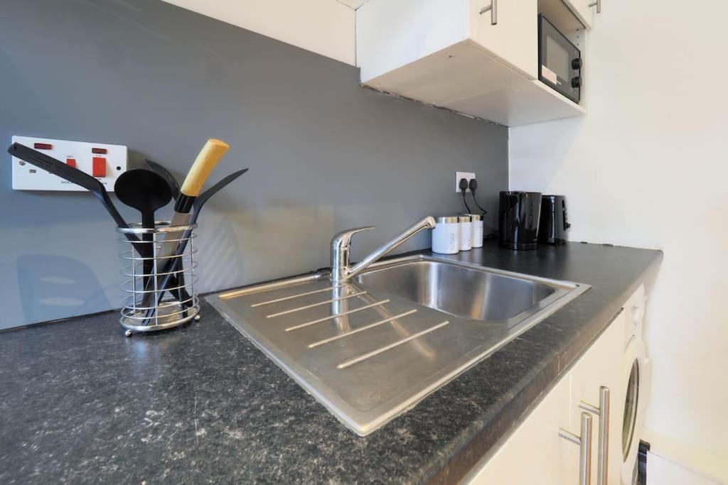 Appartement S2 Full With Own Kitchen In Centre Of Kilburn *