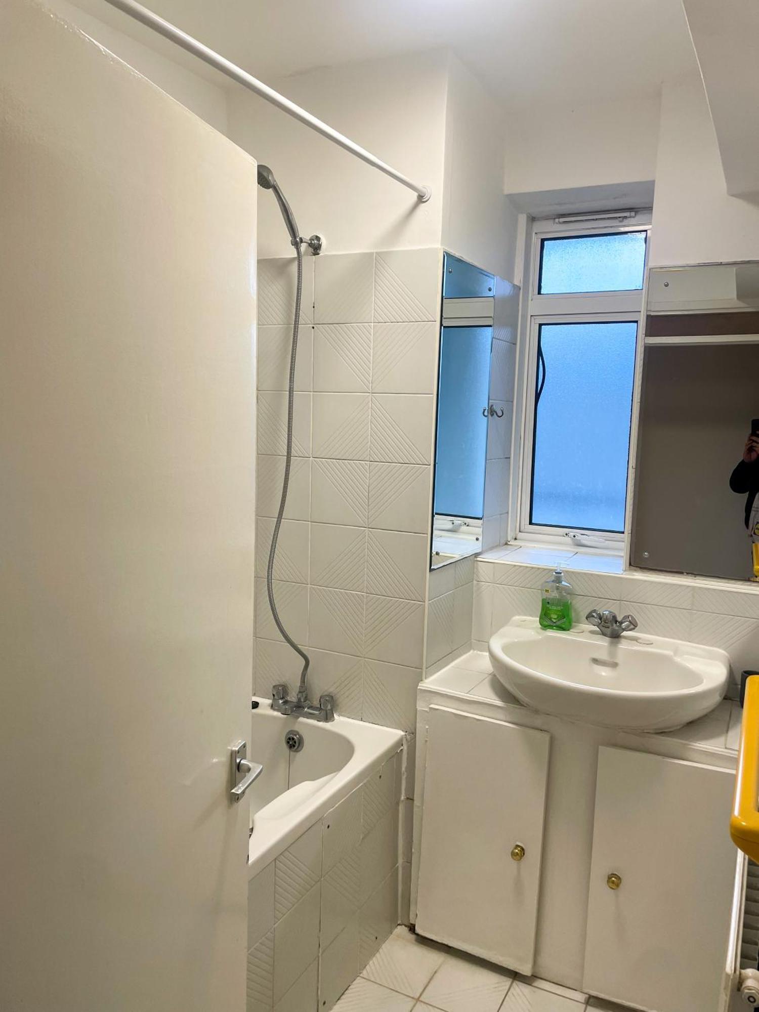 Flat F, 266 Bethnal Road