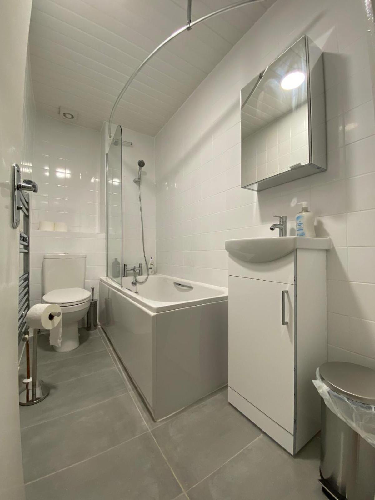 Comfy Private Bedrooms Across The Euston Station Londres