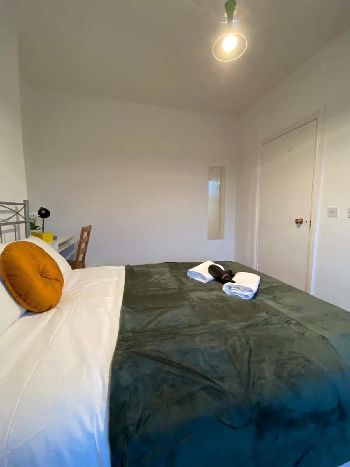 Comfy Private Bedrooms Across The Euston Station Casa de hóspedes Londres