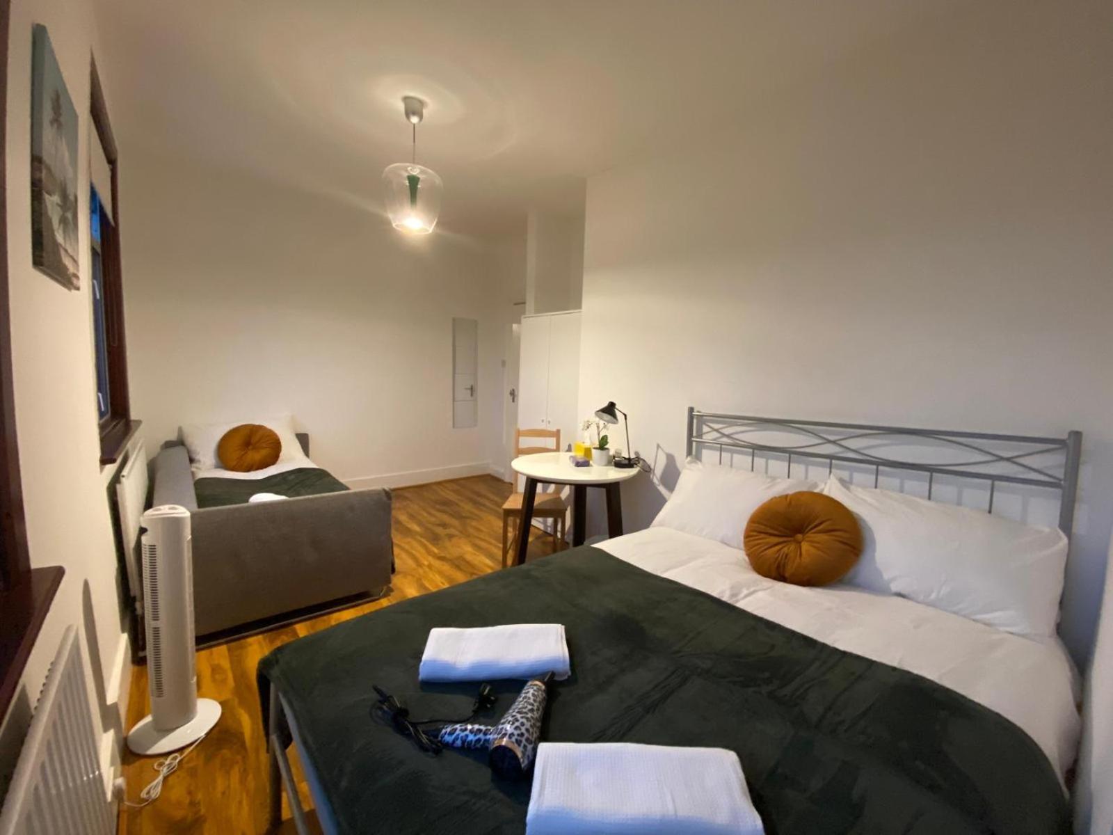 Casa de hóspedes Comfy Private Bedrooms Across The Euston Station *