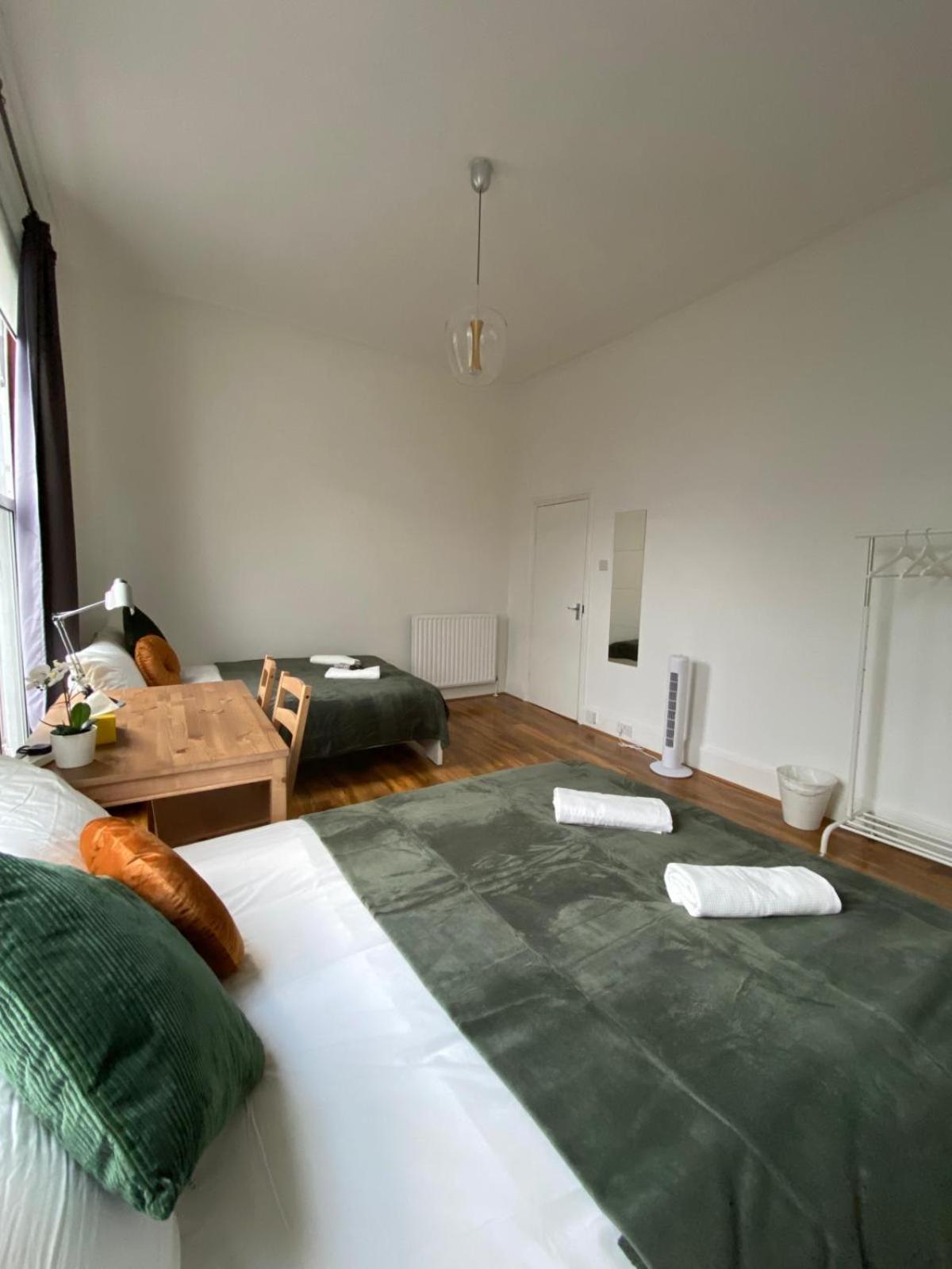 Casa de hóspedes Comfy Private Bedrooms Across The Euston Station