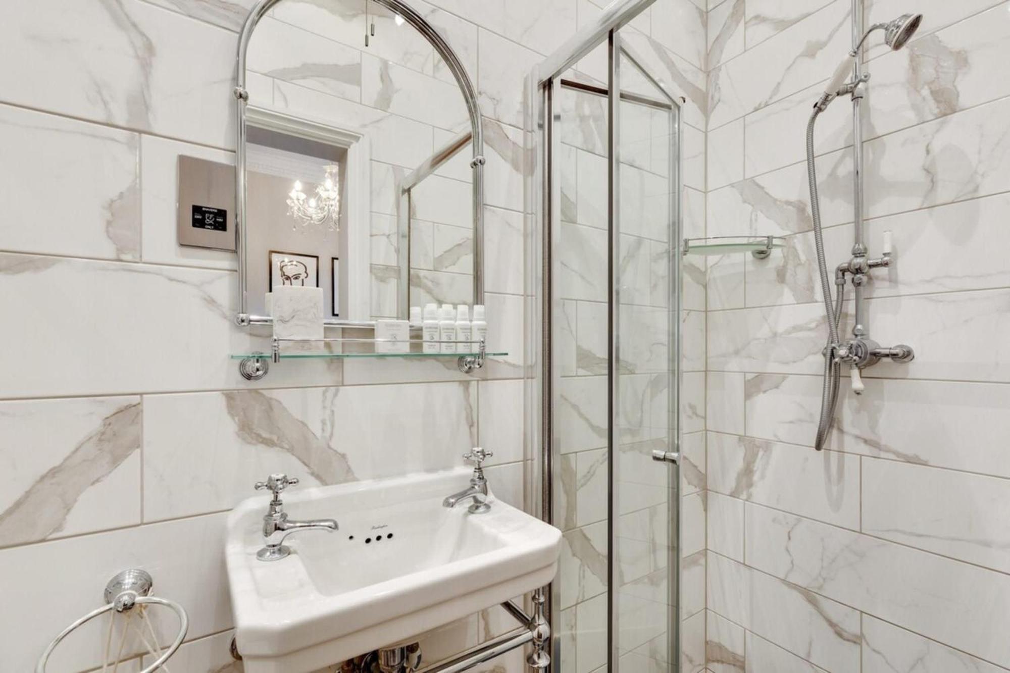 Bright Camberwell Georgian Appartement